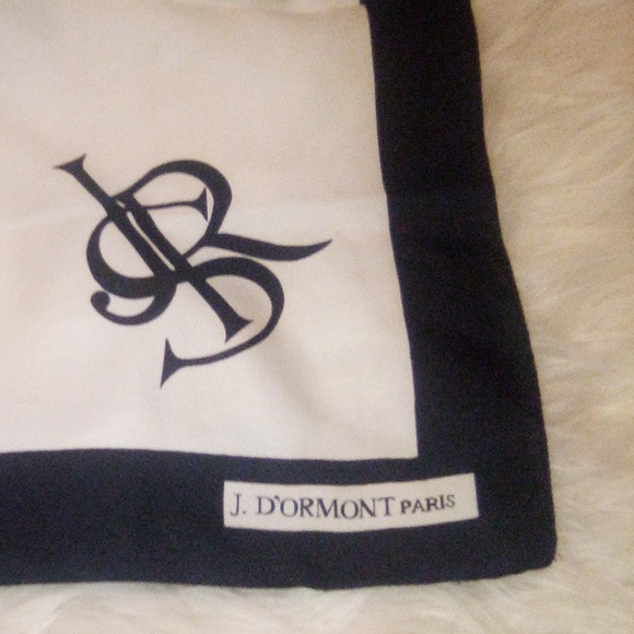 Ladies J Dormont Scarve - Picture 2 of 3